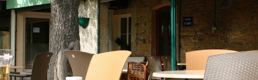 Restaurant avec terrasse au bord de l'eau à Reyrieux